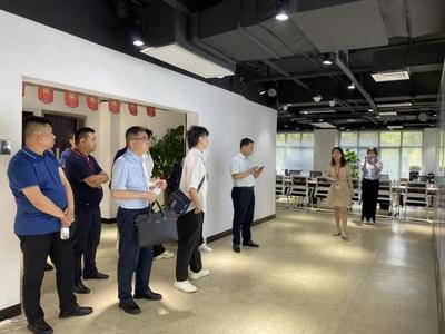 無紡布行業(yè)精英齊聚衛(wèi)多多，共商云工廠合作新藍(lán)圖，助力個(gè)人互聯(lián)網(wǎng)服務(wù)升級(jí)
